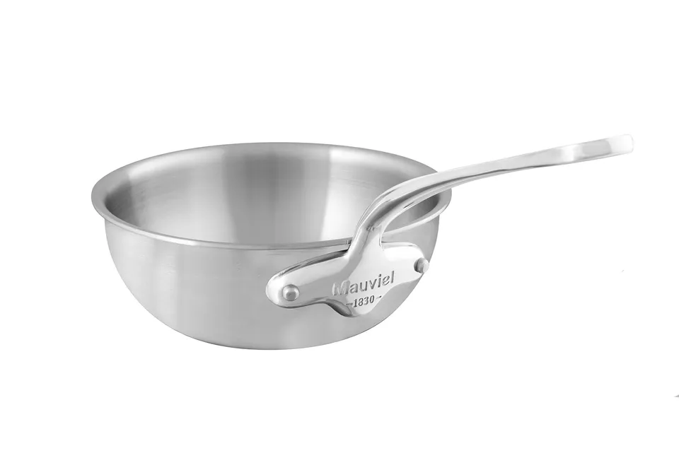 mauviel-m-urban-501224-sauteuse-vas-e-bomb-e-acier-inoxydable-18-10-bross-24-cm- image 1