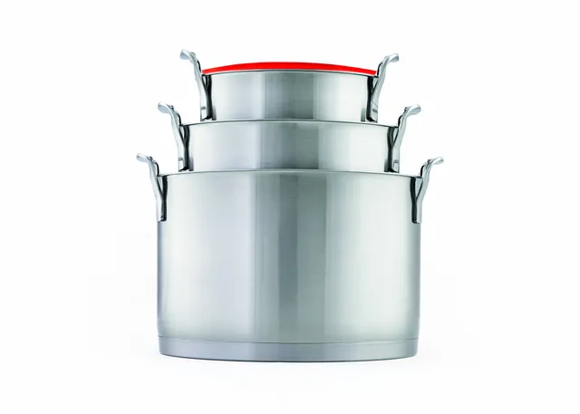 beka-nest-13571974-set-de-3-faitouts-inox-18-10-embo-tables-16-20-24-cm-avec-cou image 1