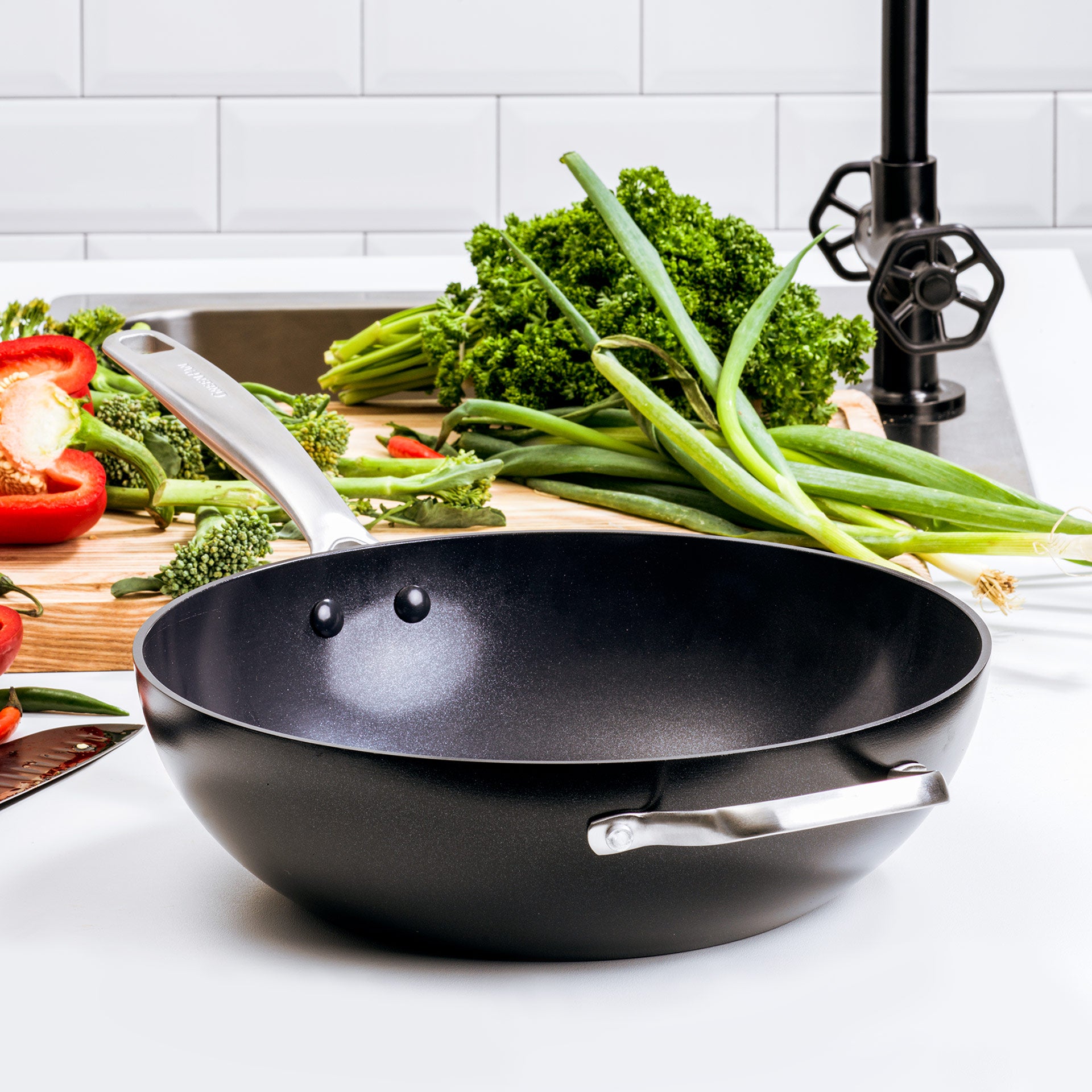 greenpan-copenhagen-wok-30-cm-aluminium-tremp-rev-tement-diamant-sans-pfas-compa image 2