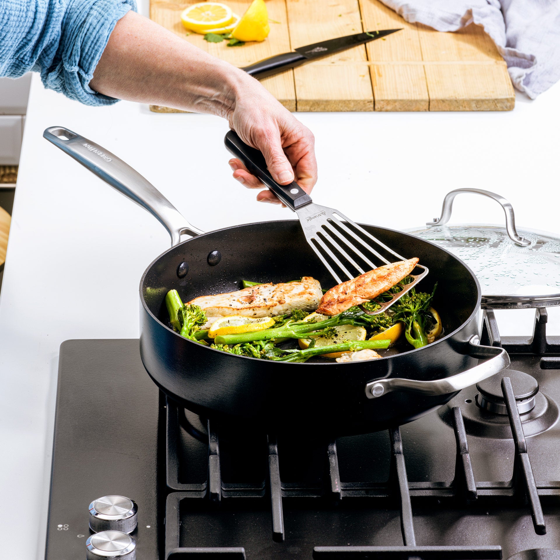 greenpan-copenhagen-sauteuse-28-cm-avec-couvercle-aluminium-tremp-rev-tement-dia image 5