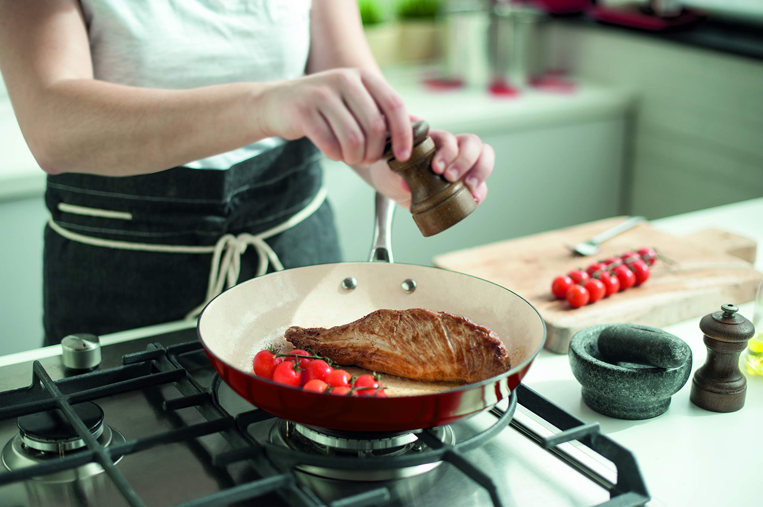 beka-arome-16307204-po-le-frire-en-fonte-maill-e-rouge-20-cm-tous-feux-et-induct image 4