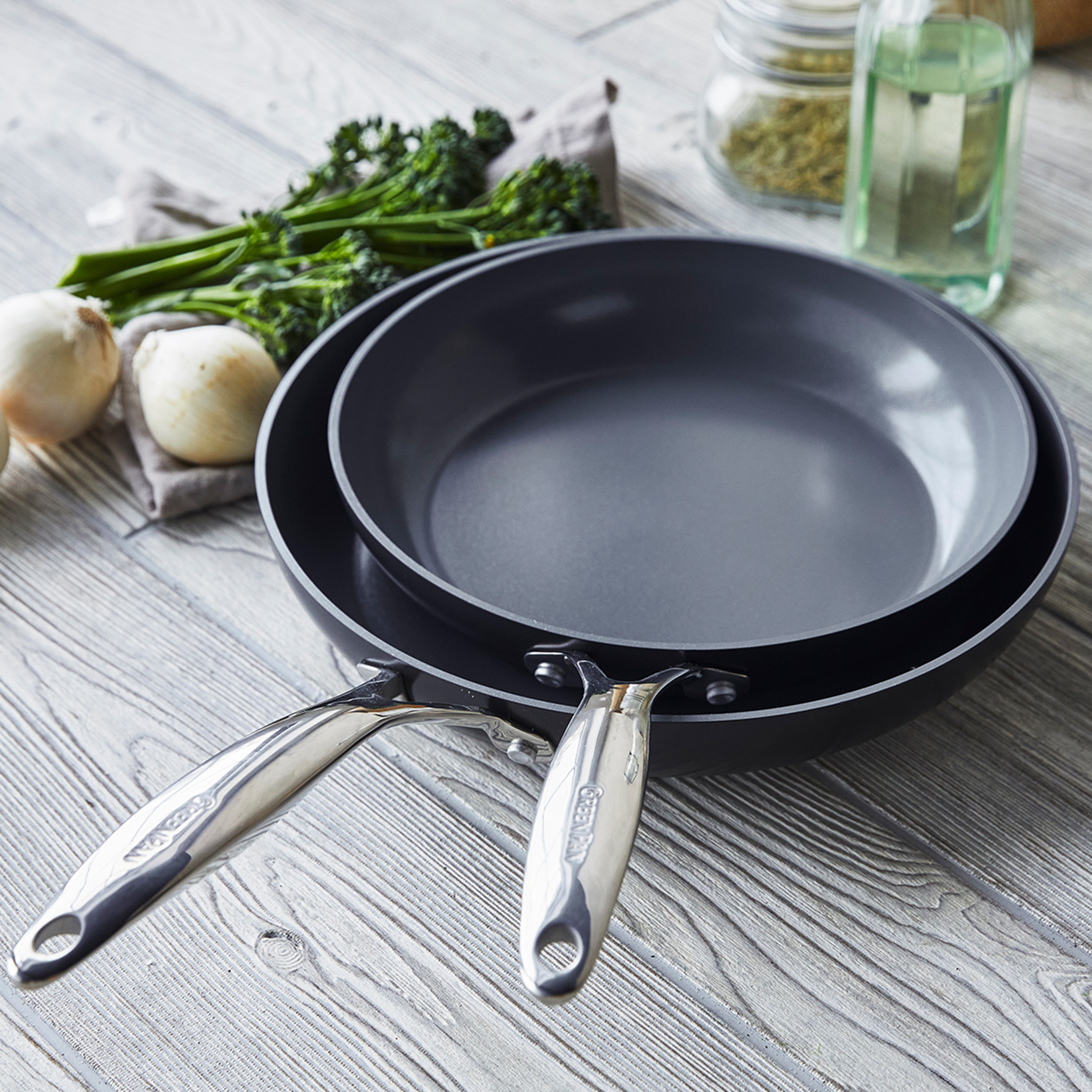 greenpan-valencia-pro-set-2-po-les-frire-20-cm-26-cm-aluminium-anodis-technologi image 2