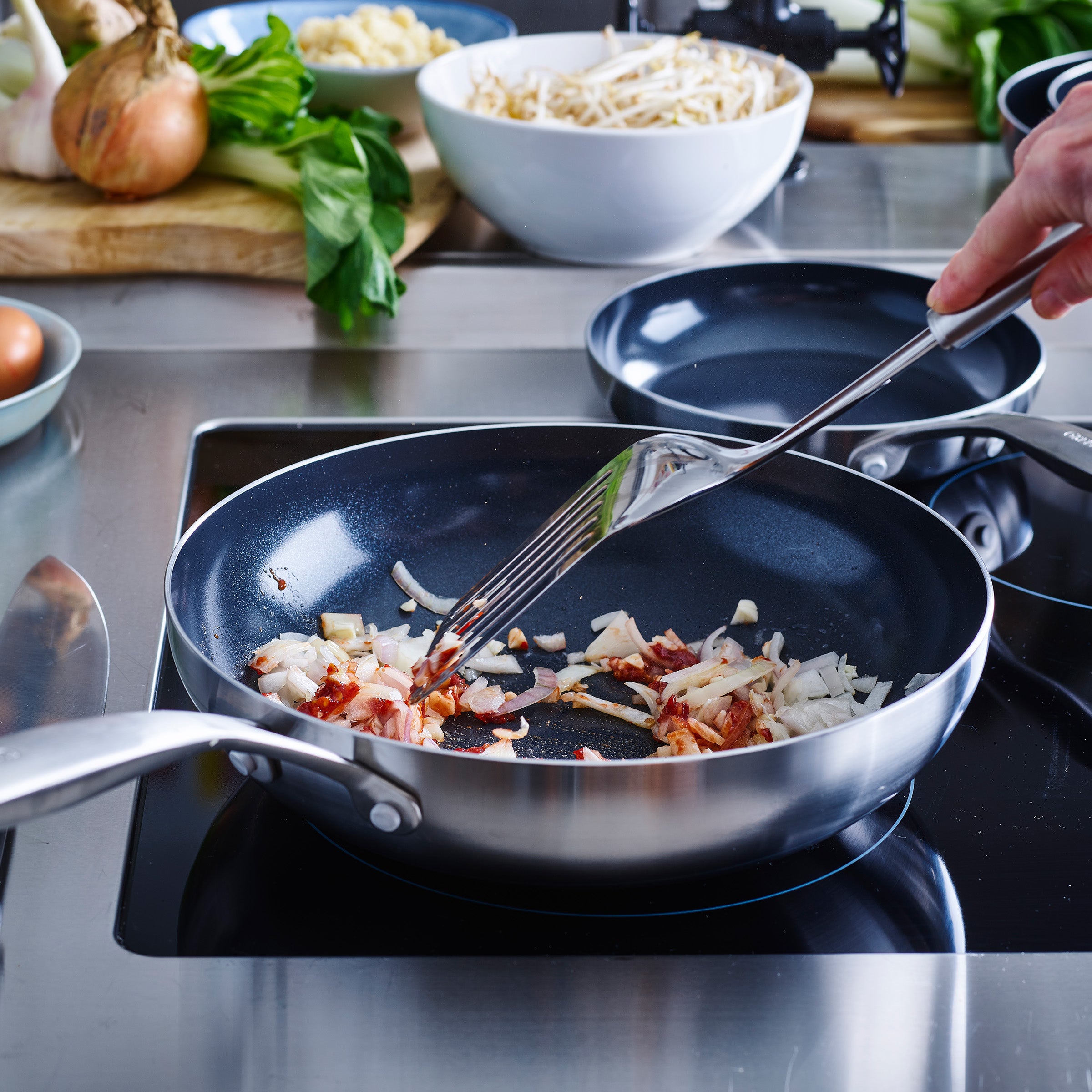 greenpan-geneva-wok-28-cm-en-acier-inoxydable-3-couches-compatible-induction image 3