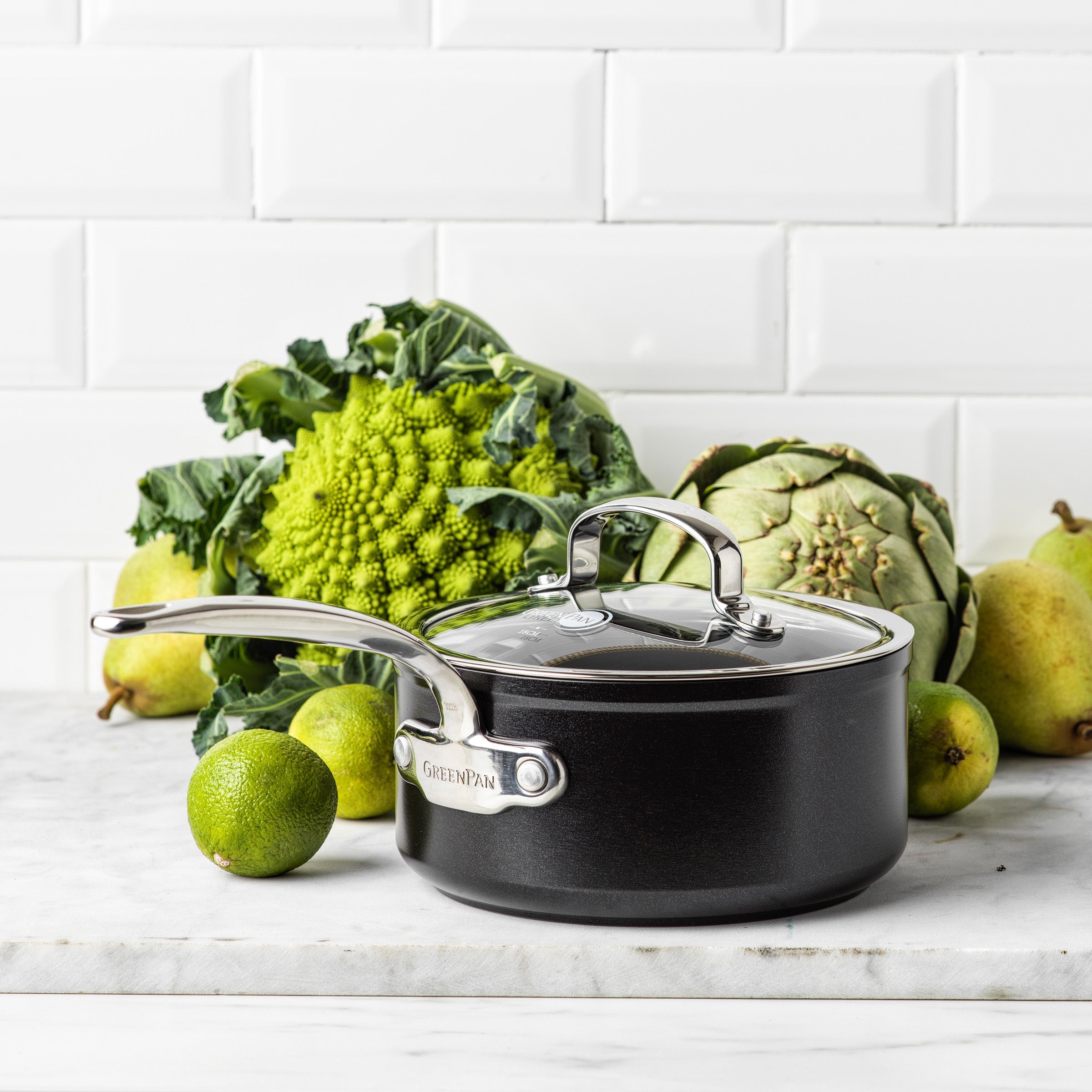 greenpan-barcelona-pro-casserole-avec-couvercle-18-cm-technologie-balancepro-san image 2