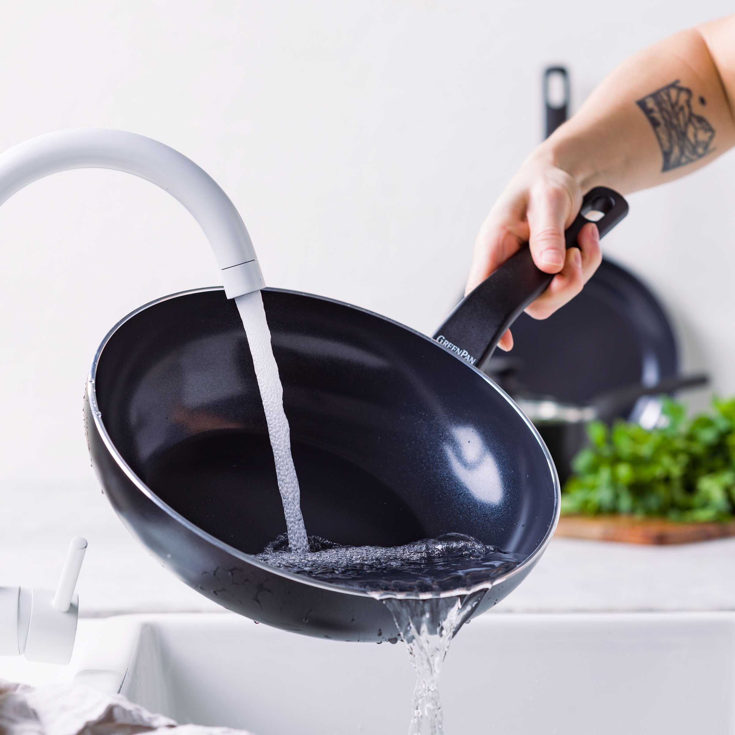 greenpan-essence-wok-28-cm-antiadh-sif-c-ramique-thermolon-sans-pfas-compatible- image 5