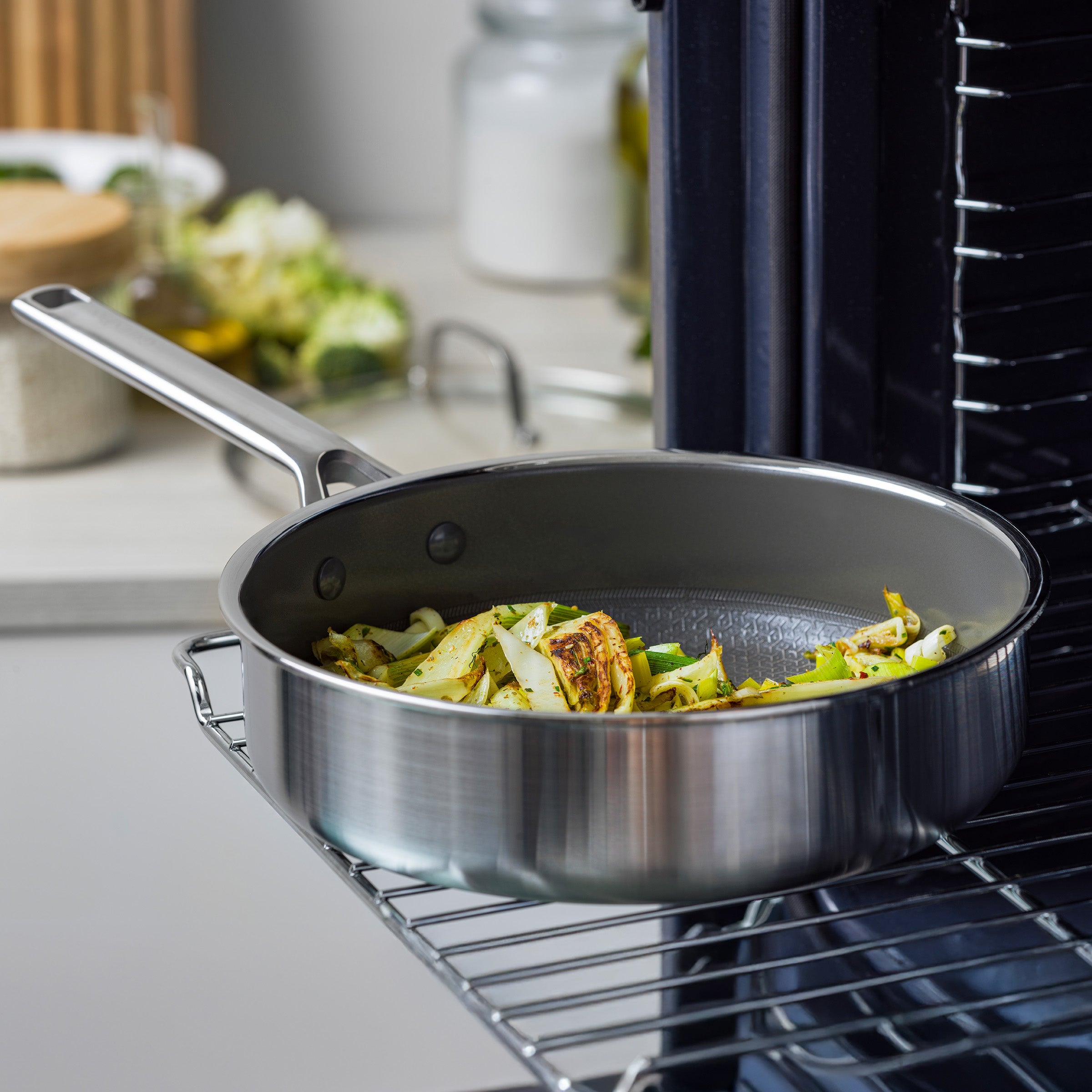greenpan-apex-casserole-hybride-24-cm-avec-couvercle-inox-triple-paisseur-antiad image 8