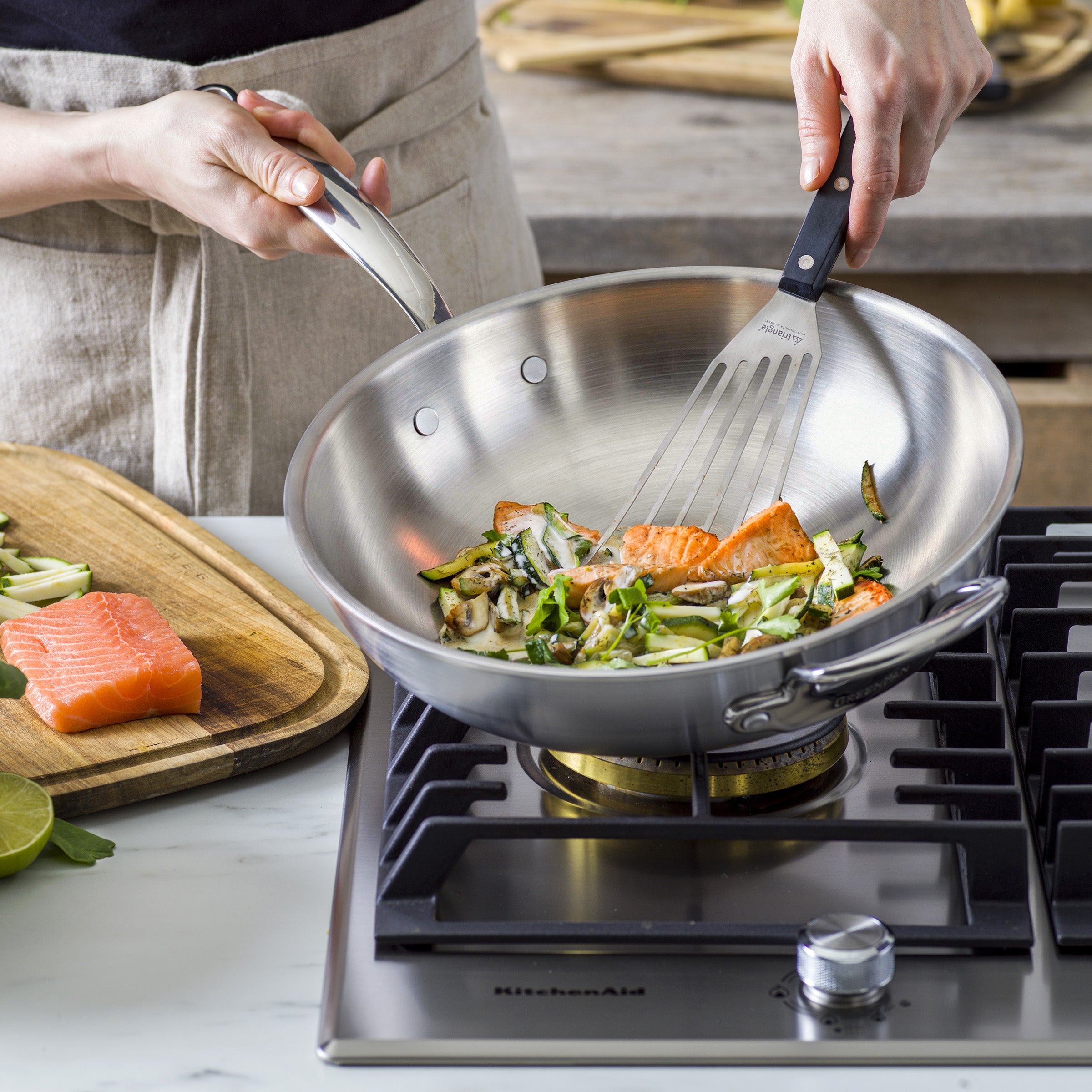 greenpan-premiere-pro-wok-avec-couvercle-30-cm-en-acier-inoxydable-5-couches image 8
