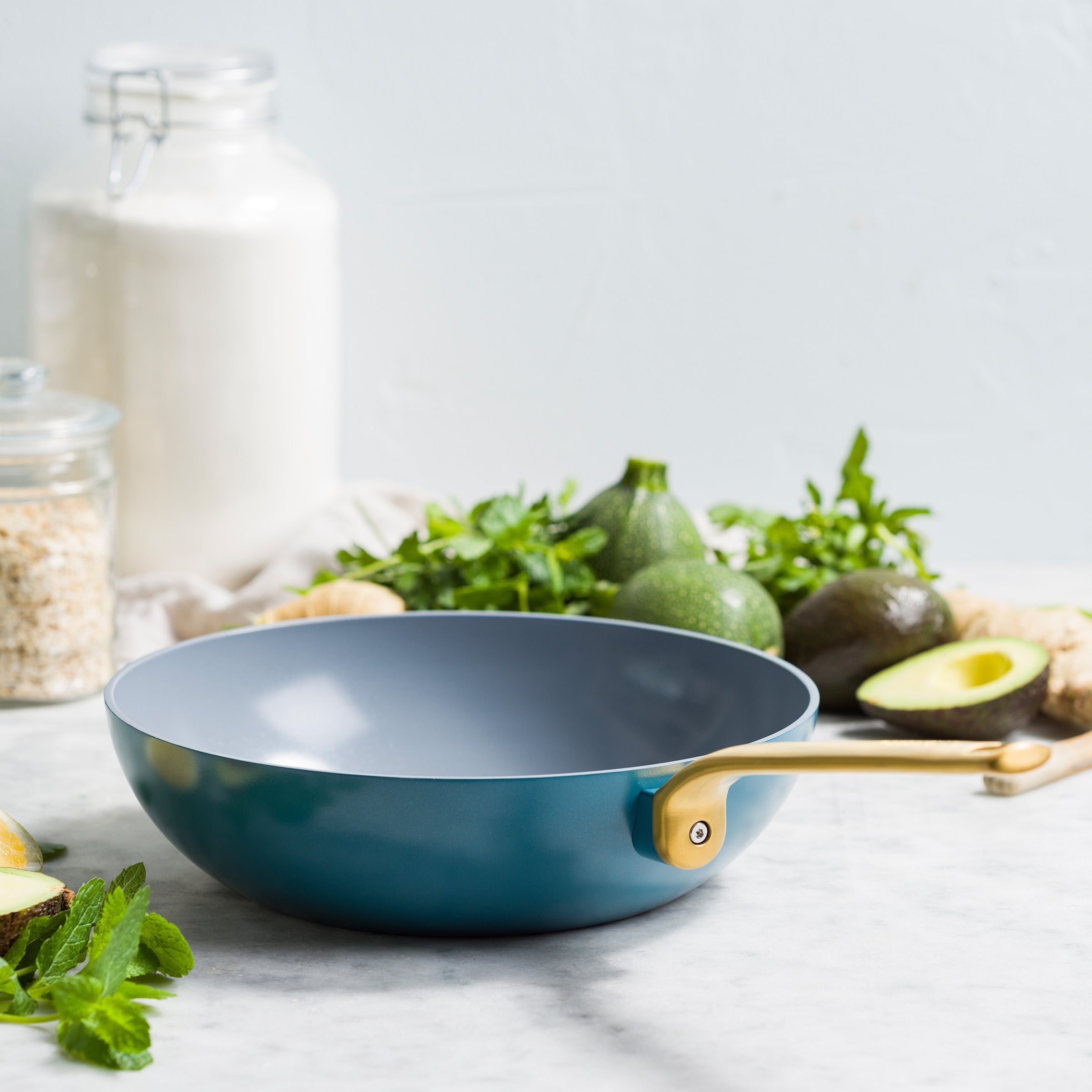 greenpan-evolution-wok-28-cm-bleu-sans-pfas-avec-technologie-balance-pro-base-in image 2
