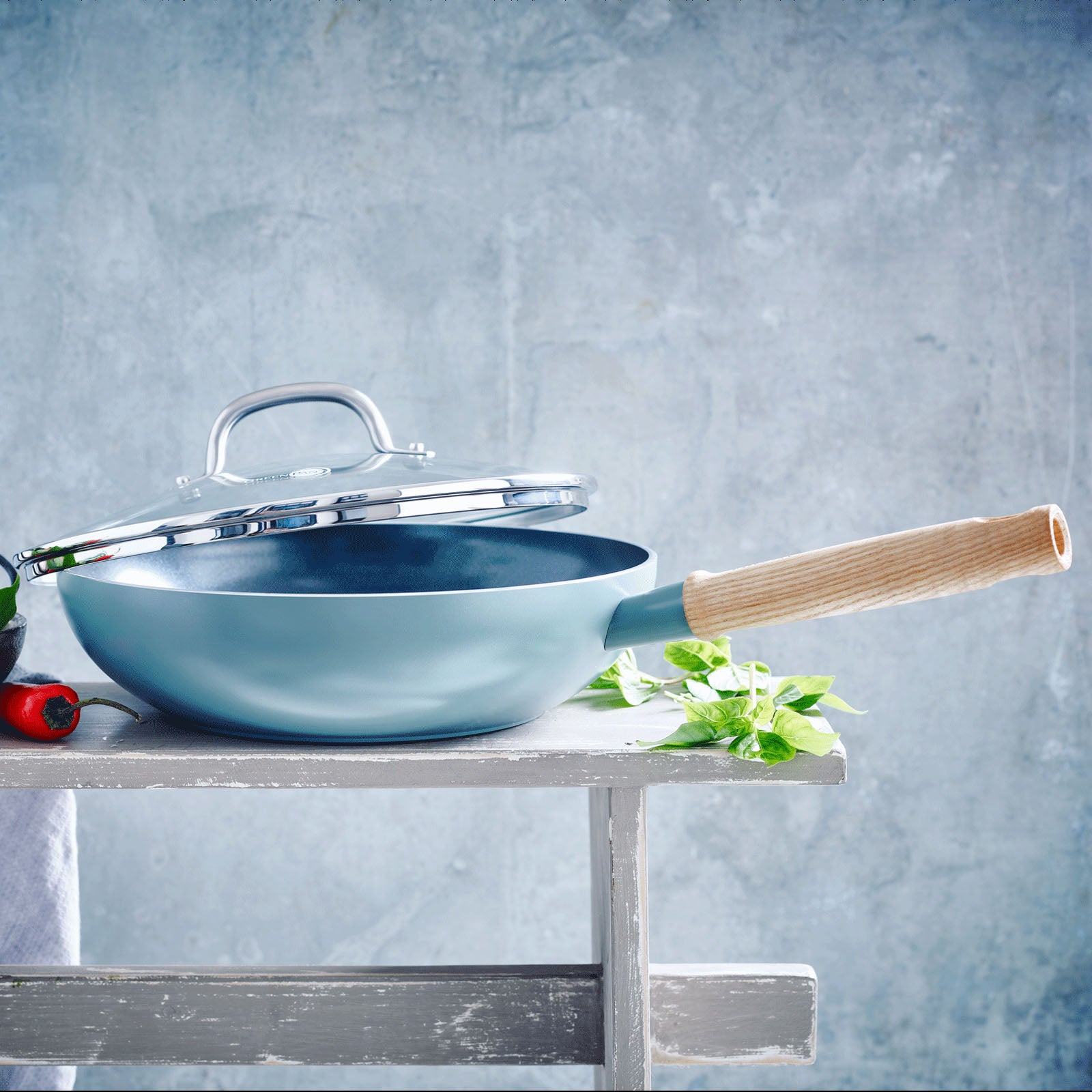 greenpan-mayflower-wok-28-cm-base-paisse-en-aluminium-forg-rev-tement-thermolon- image 2